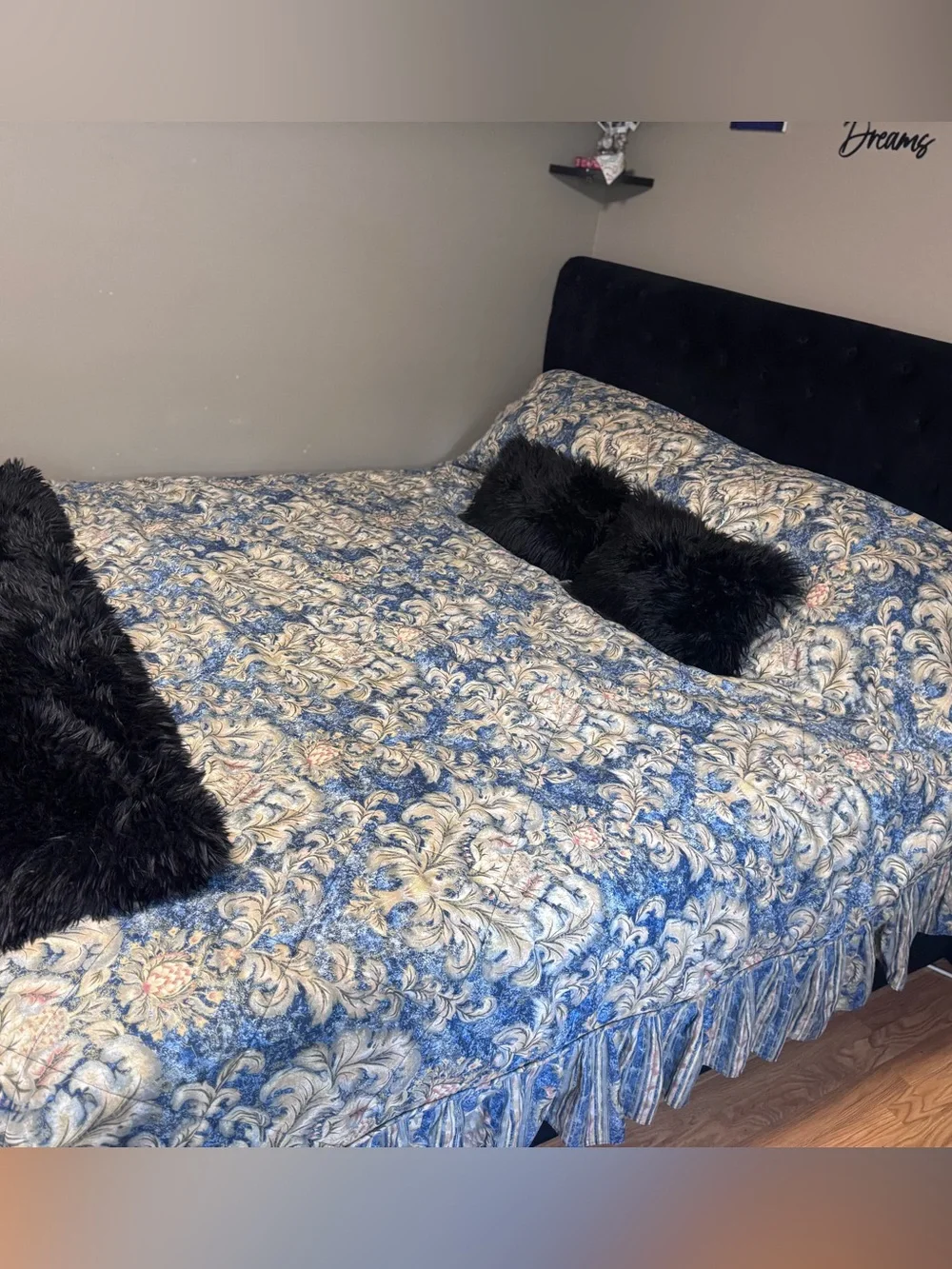 King Vintage Blue Floral Bedspread & Matching Curtain Set | 9-Piece